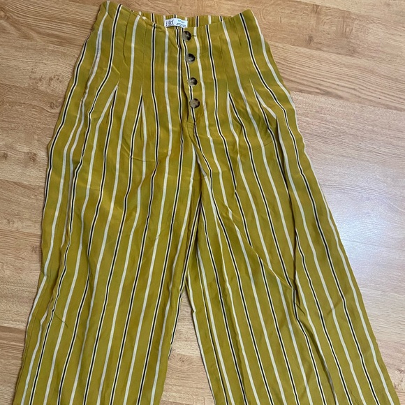 Striped yellow flowy pants - Picture 1 of 3